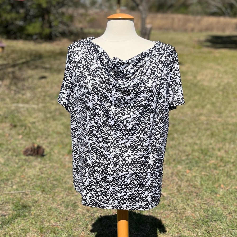 Elementz Black & White Embellished Top Size 2X